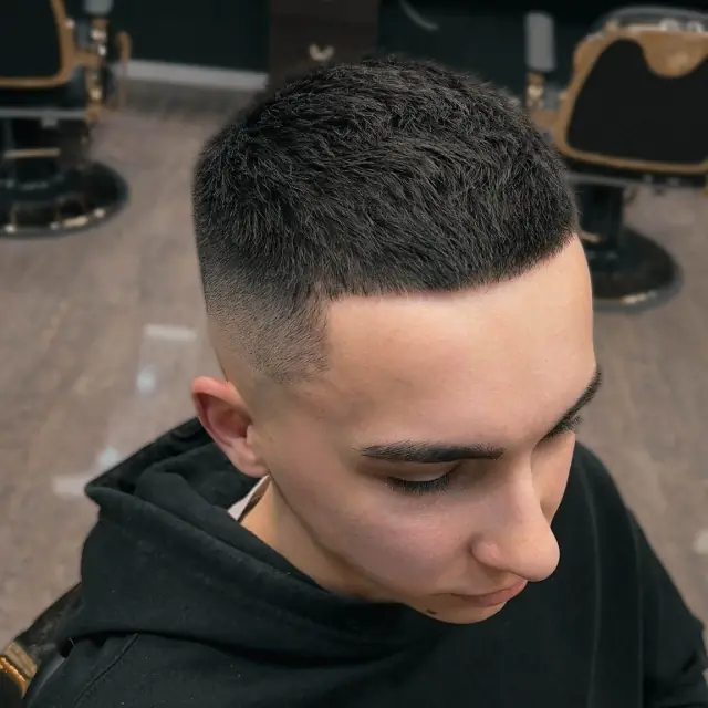 Clean fade góra w Boske Barber Rzeszów