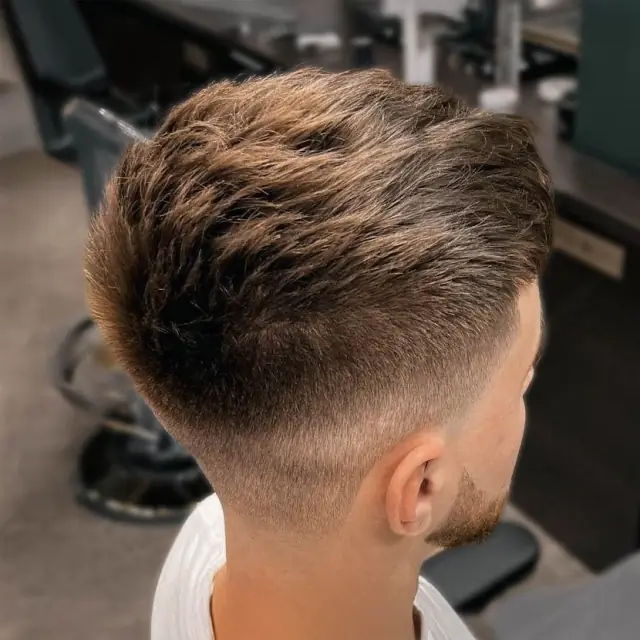 Fade tył blond w Boske Barber Rzeszów