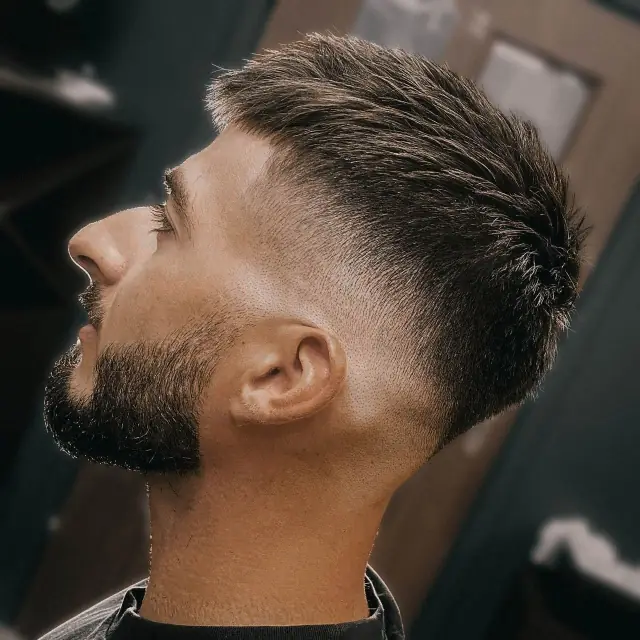 Kontur brody i szyi w Boske Barber Rzeszów